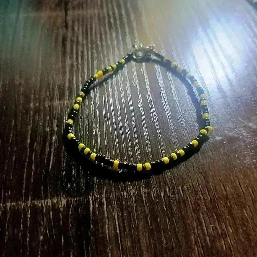 Beaded necklace and bracelet set - Picture 6 of 8